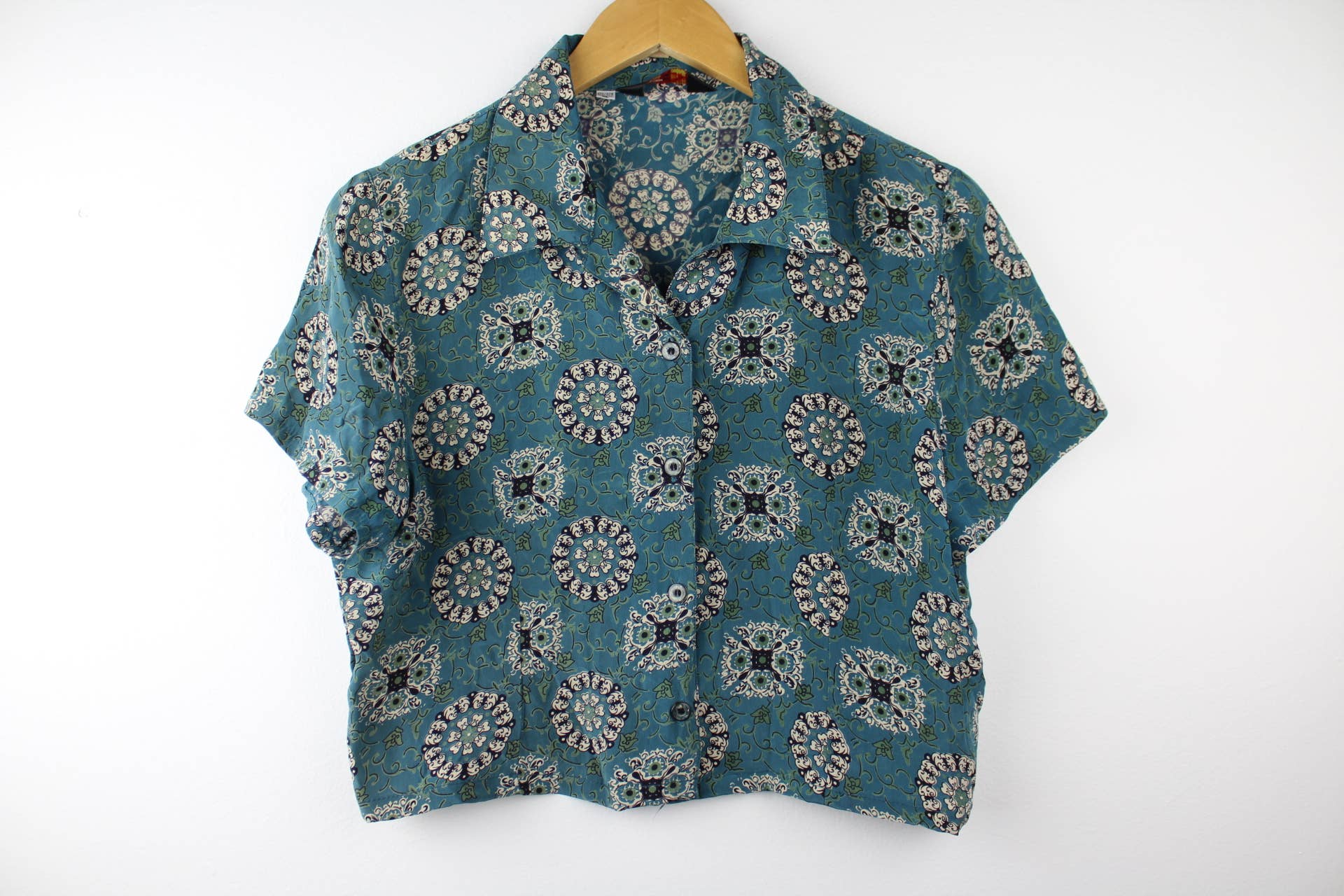 Sun's Out! - Wholesale Button Down Shirt - Women's - Reworked Vintage Short-Sleeve Button Up Blouse - Cropped11