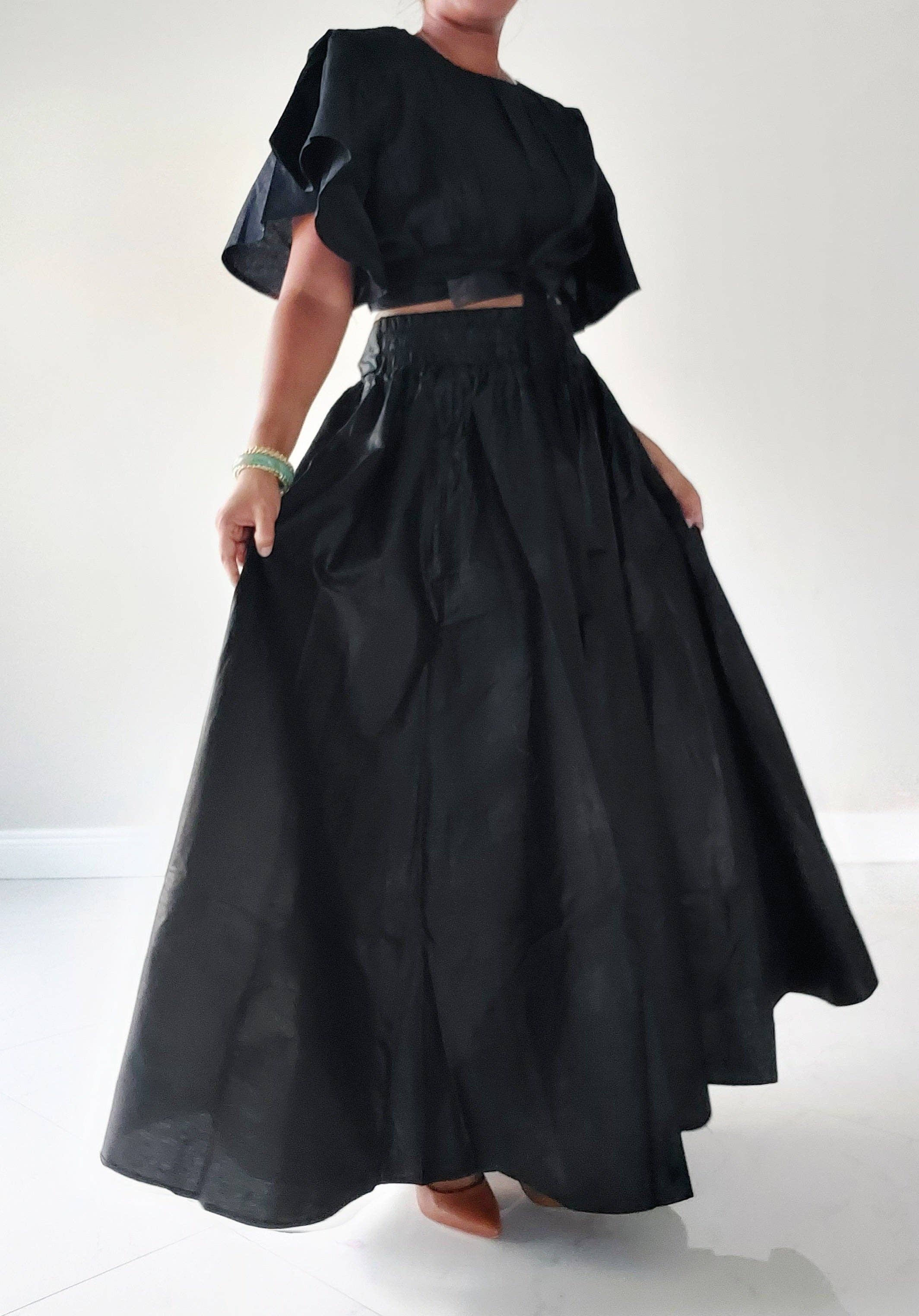 India Batik - Vendita all'ingrosso Completo top e gonna - Donna - Gonna a tinta unita e top corto da donna - Nero2