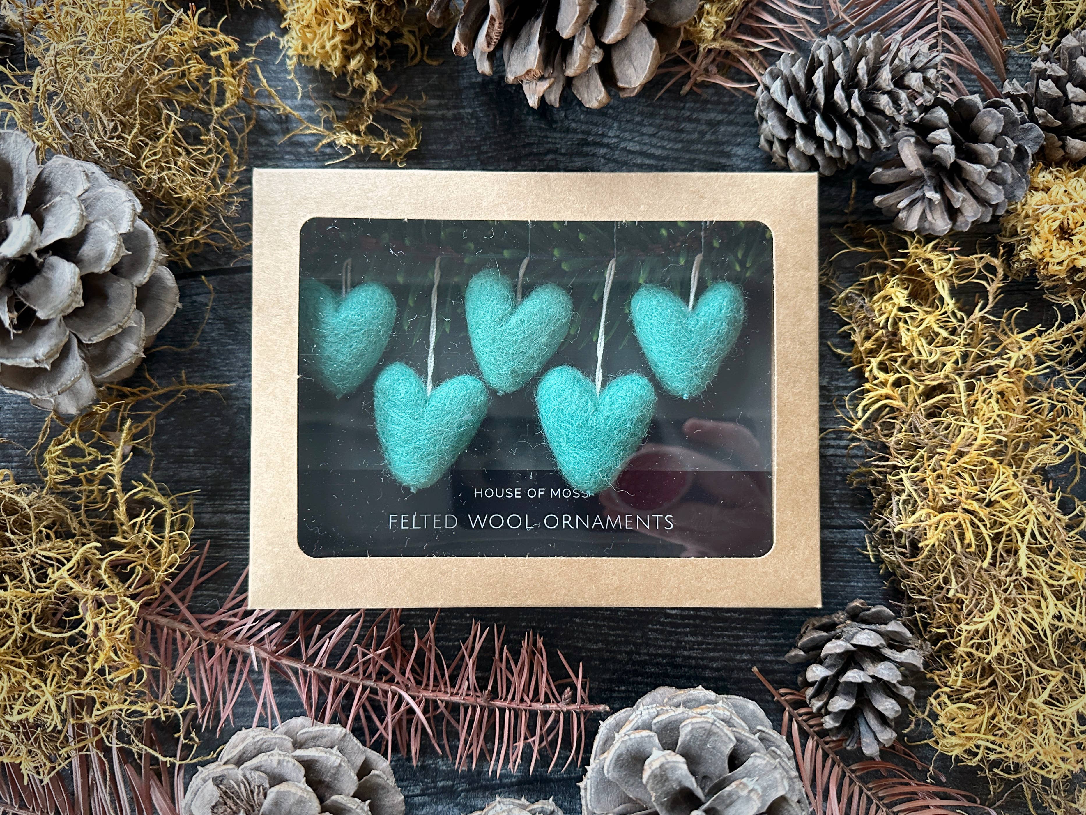 House of Moss – wholesale Ornament set – Heart Ornaments | Boxed Set of 5 Mini Wool Ornaments16