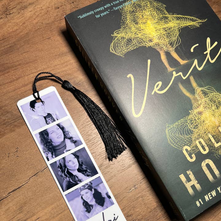 Marcapáginas de metal de Lorelai Gilmore de Las chicas Gilmore Stars Hollow para venta al por mayor de Detailed By Me Inc.