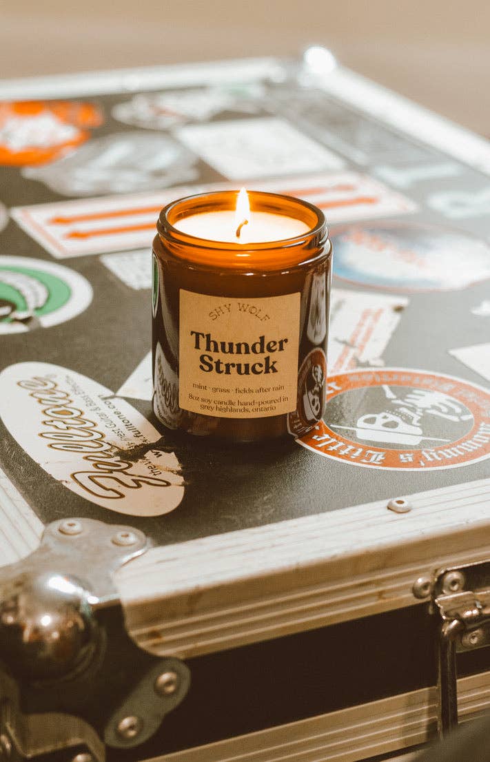 Shy Wolf Candles – Engroshandel Glaslys – Thunderstruck1