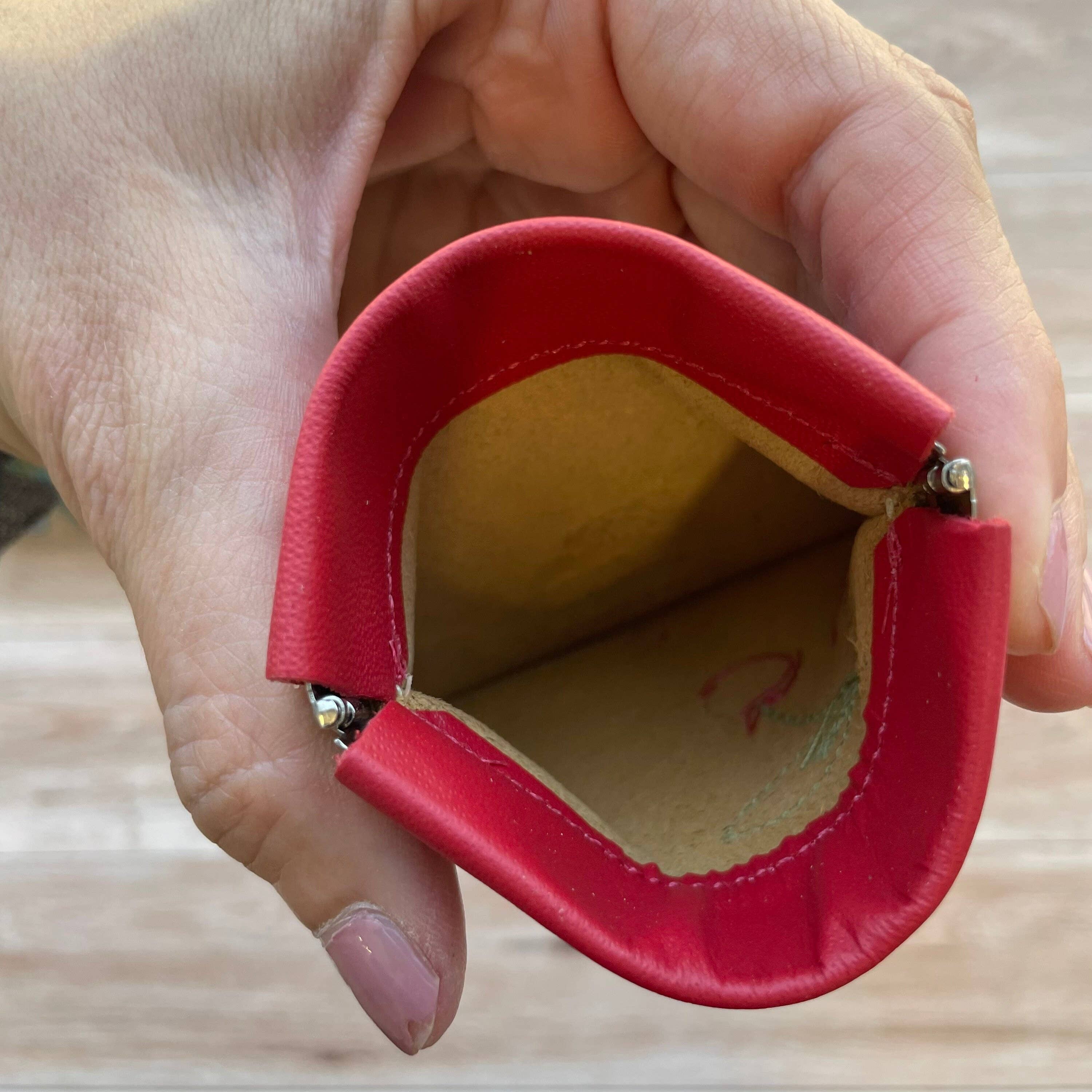 Mally Designs – wholesale Myntväska - Dam – Körsbärsmyntväska, rund myntväska, snäpplånbok3