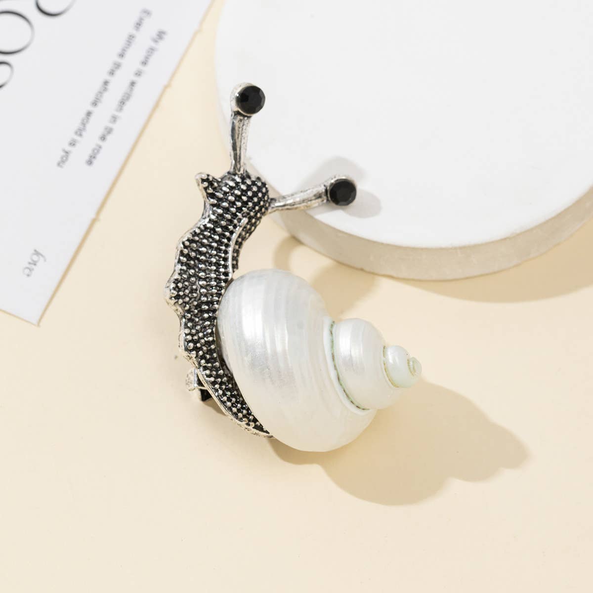 Tourtiwi – Großhandel Broschen – Brosche & Anhänger in Form einer natürlichen Kegelschnecke4