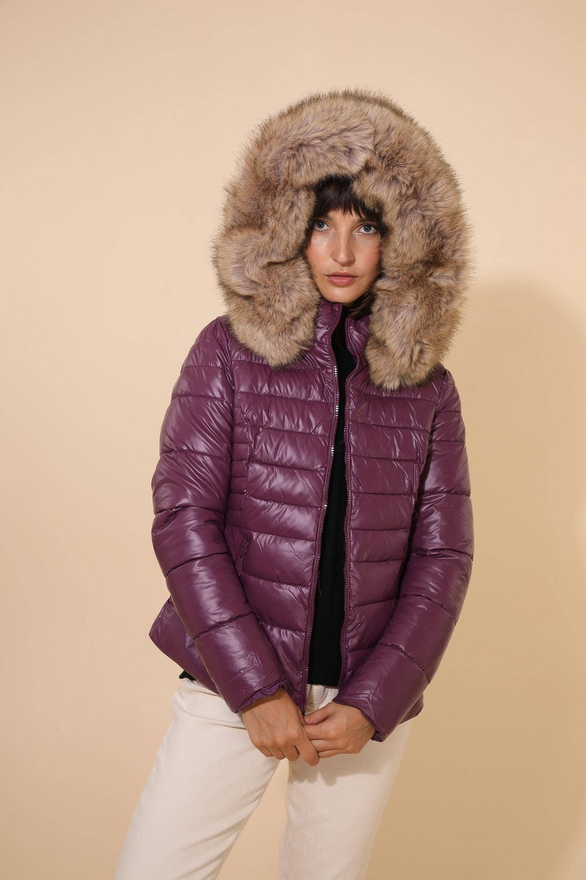 Attrait Paris - Wholesale Jacket - Women's - Metallic short puffer jacket with faux fur hood20