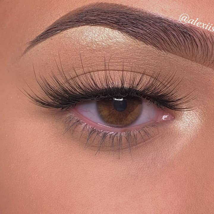 Kayla 3D-02 Premium 3D Lashes for wholesale by Ruby May Inc.