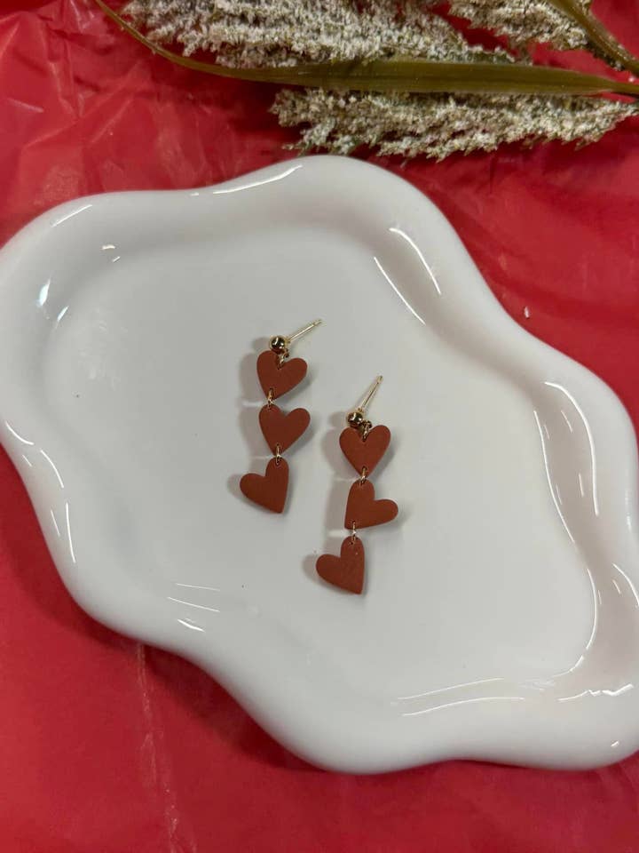 Trío de Corazones en Canela | Pendientes de Arcilla de San Valentín para venta al por mayor de Watch Me Bloom