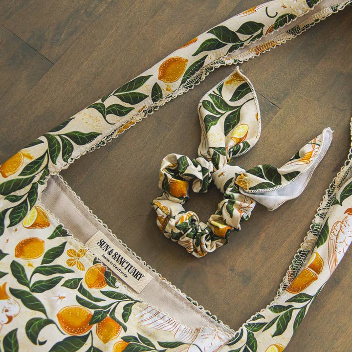 Sun & Sanctuary - Wholesale Tote Bag - Women's - The Solvang Tote Bag in Lemons & Cockatoos2