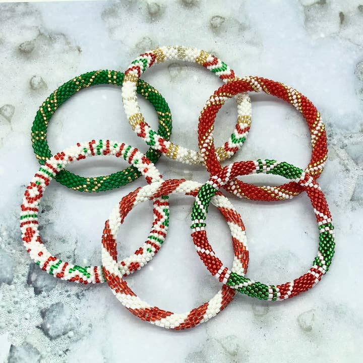 🎄 Merry Pack. Julepakke med 6 armbånd. for engroshandel hos Liftedhope Bracelets