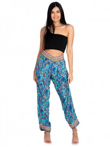 Pantalon droit en soie légère bleu clair à motifs colorés pour la vente par Kimago Look