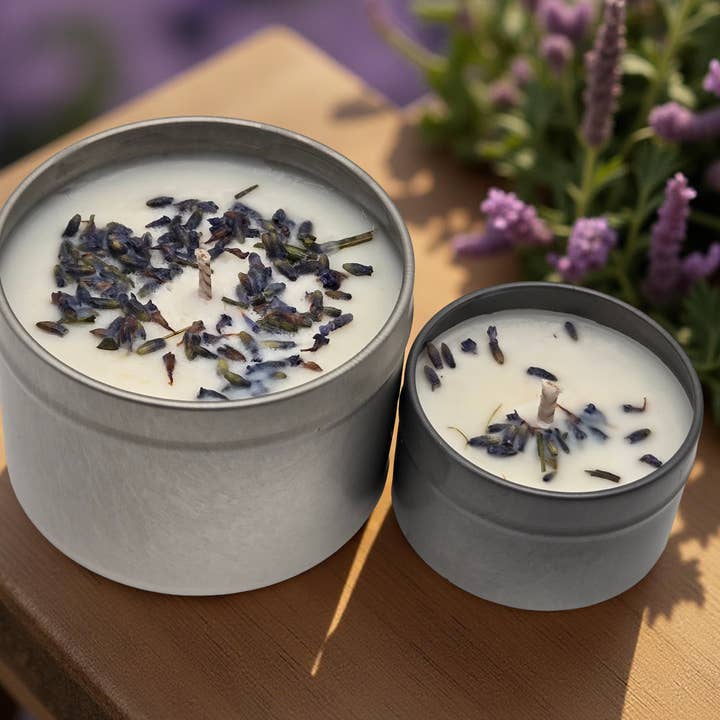 Candela alla Lavanda di Campagna 8 oz per la vendita all'ingrosso da parte di Simply Southern Homemade