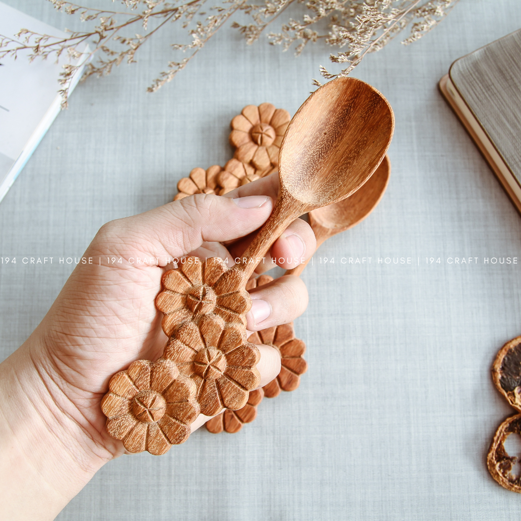 194 Craft House - Wholesale Kitchen Spoon - Hand Carved Three Flowers-Shape Handle Wooden Spoon2