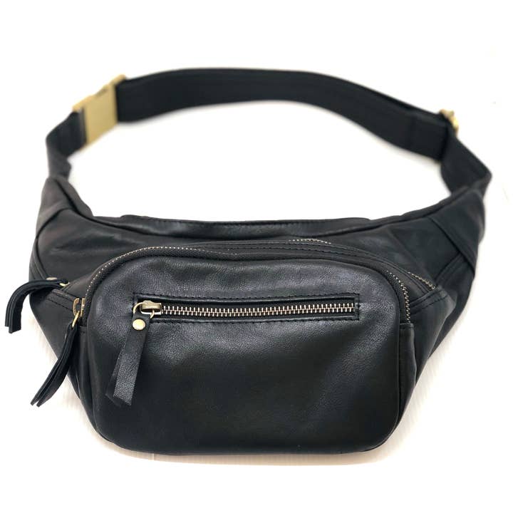 sac banane en cuir, noir pour la vente par LINDA HERING