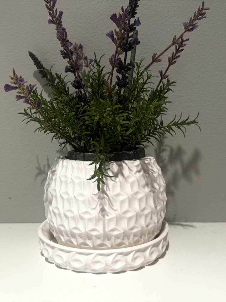 Modern Planter for wholesale by Ragnarok AE