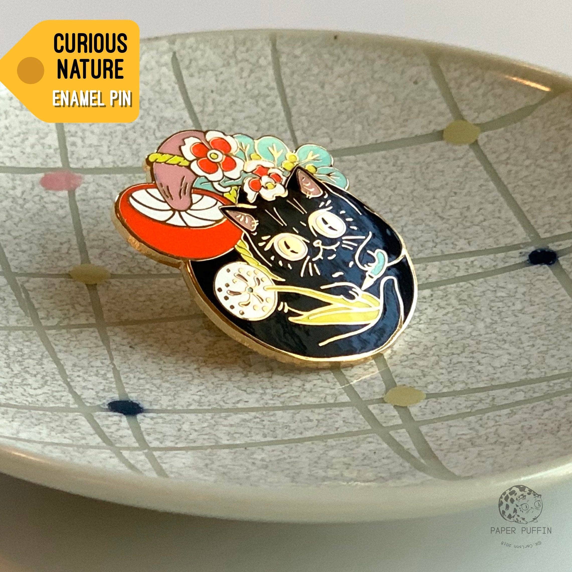 Paper Puffin - Vendita all'ingrosso Spilla da bavero - Spilla in smalto Gatto Curioso della Natura2