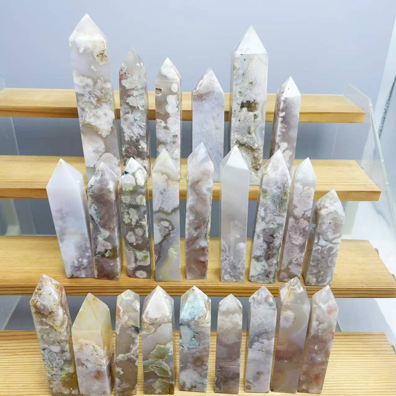 Crystal Deal· Wholesale Crystals & Gifts - Vente Plaques de charge pour cristal - Tour d’Agate Sakura polie – Cristal pointu 5–10 cm3