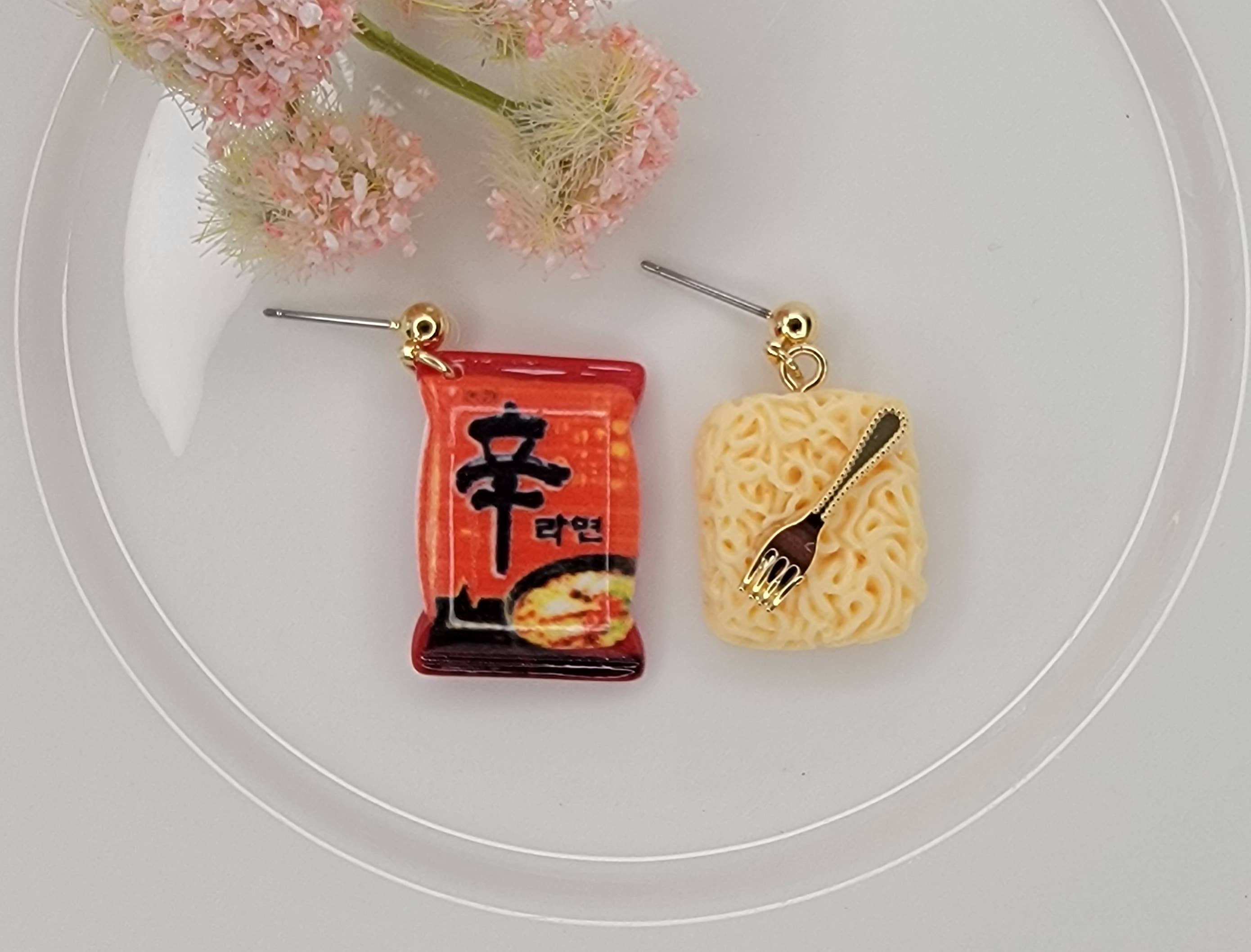 BETTYOH INC - Vente Boucles d'oreilles pendantes - BOUCLES D'OREILLES PENDANTES ASYMÉTRIQUES RAMEN.4