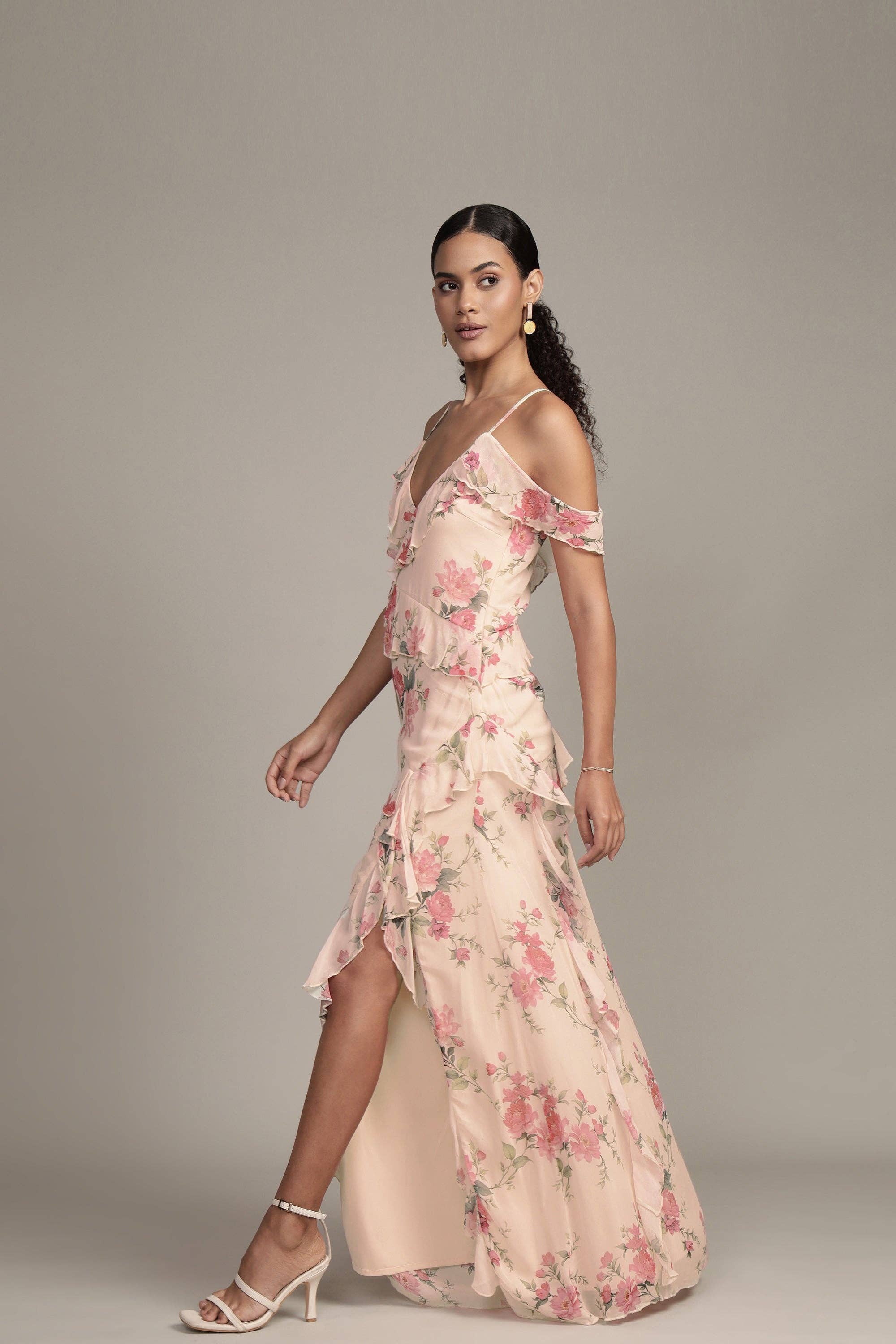 Leighton Maxi Dress in Floral Print for wholesale on Faire4