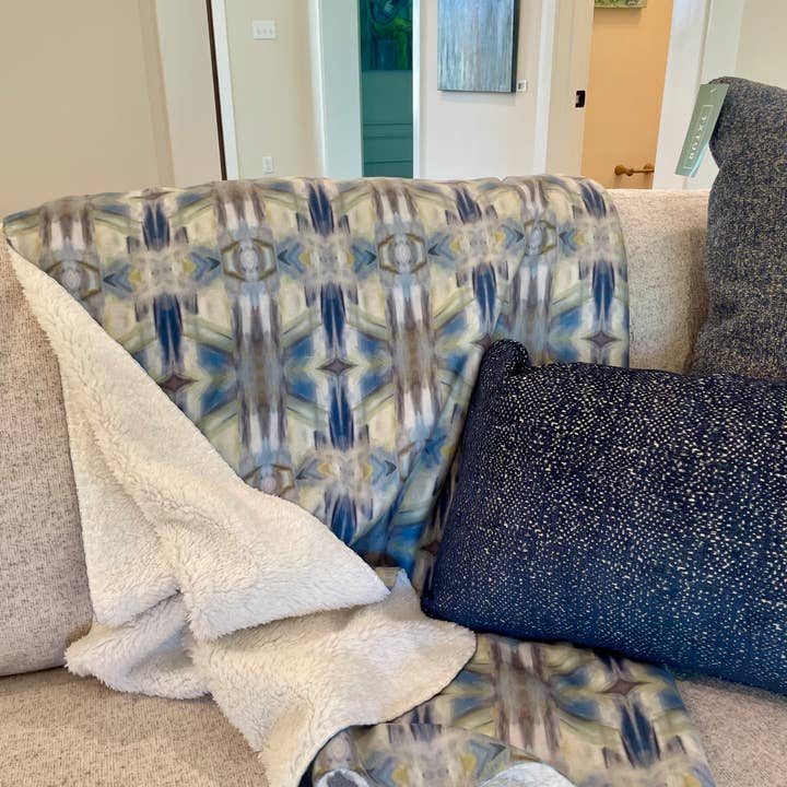 PALMER K Designs - Wholesale Throw Blanket - Sherpa Throw / Blanket: Geometric (BMW/P7)9