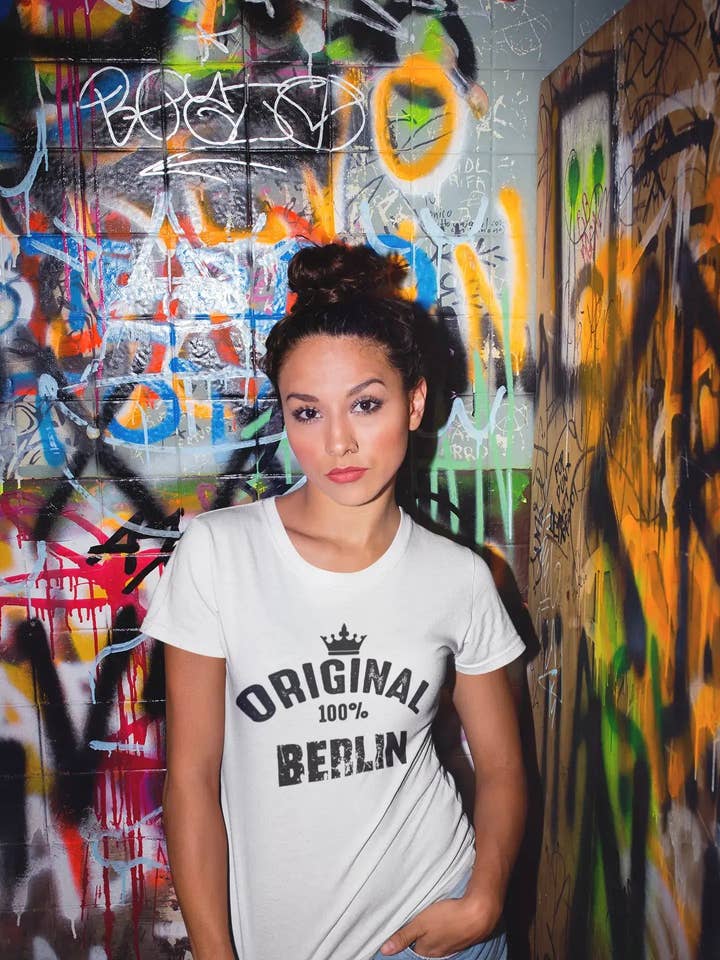 berlin, 100% città tedesca bianca, T-shirt da uomo a manica corta con scollo rotondo 00001 per la vendita all'ingrosso da parte di ULTRABASIC