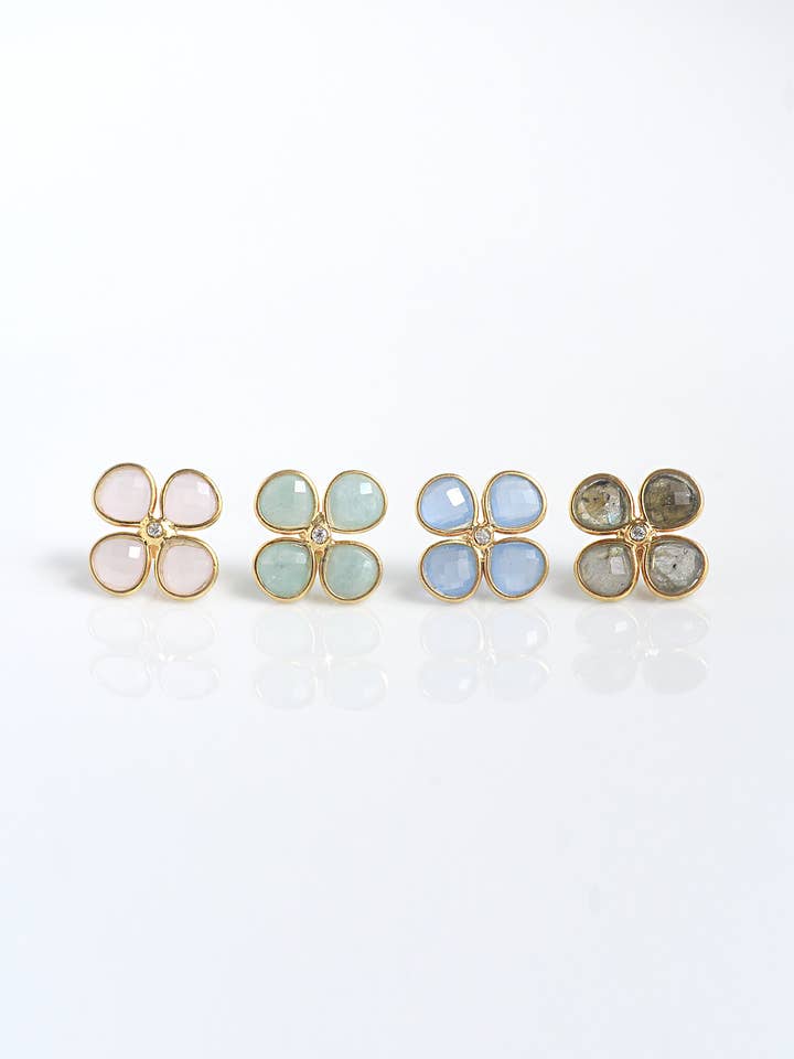 Orecchini a perno in argento 925 a forma di trifoglio per la vendita all'ingrosso da parte di FELIX Z DESIGNS