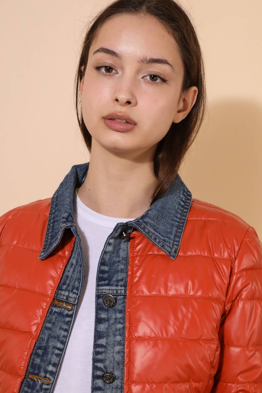 Attrait Paris - Wholesale Pufferjack - Dames - Kenza metalen jeansjack van twee materialen45