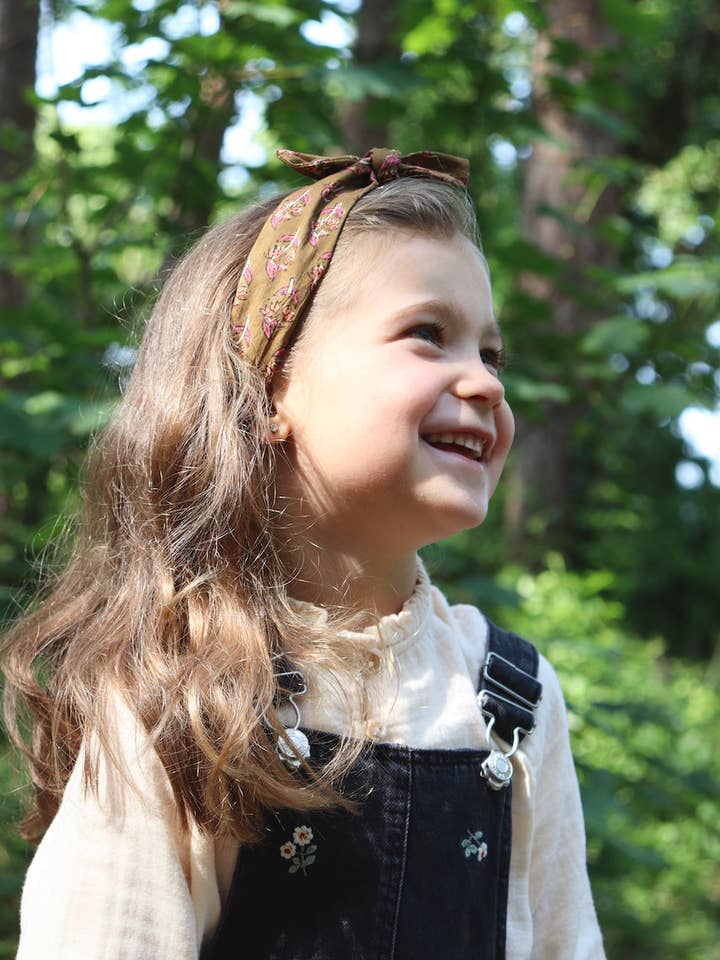 Jane Olive Flowers for wholesale by Maho