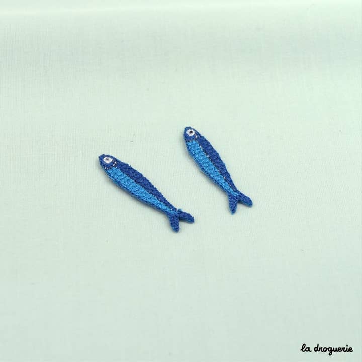 "Anchovy fish" badge 40 x 8 mm for wholesale by LA DROGUERIE