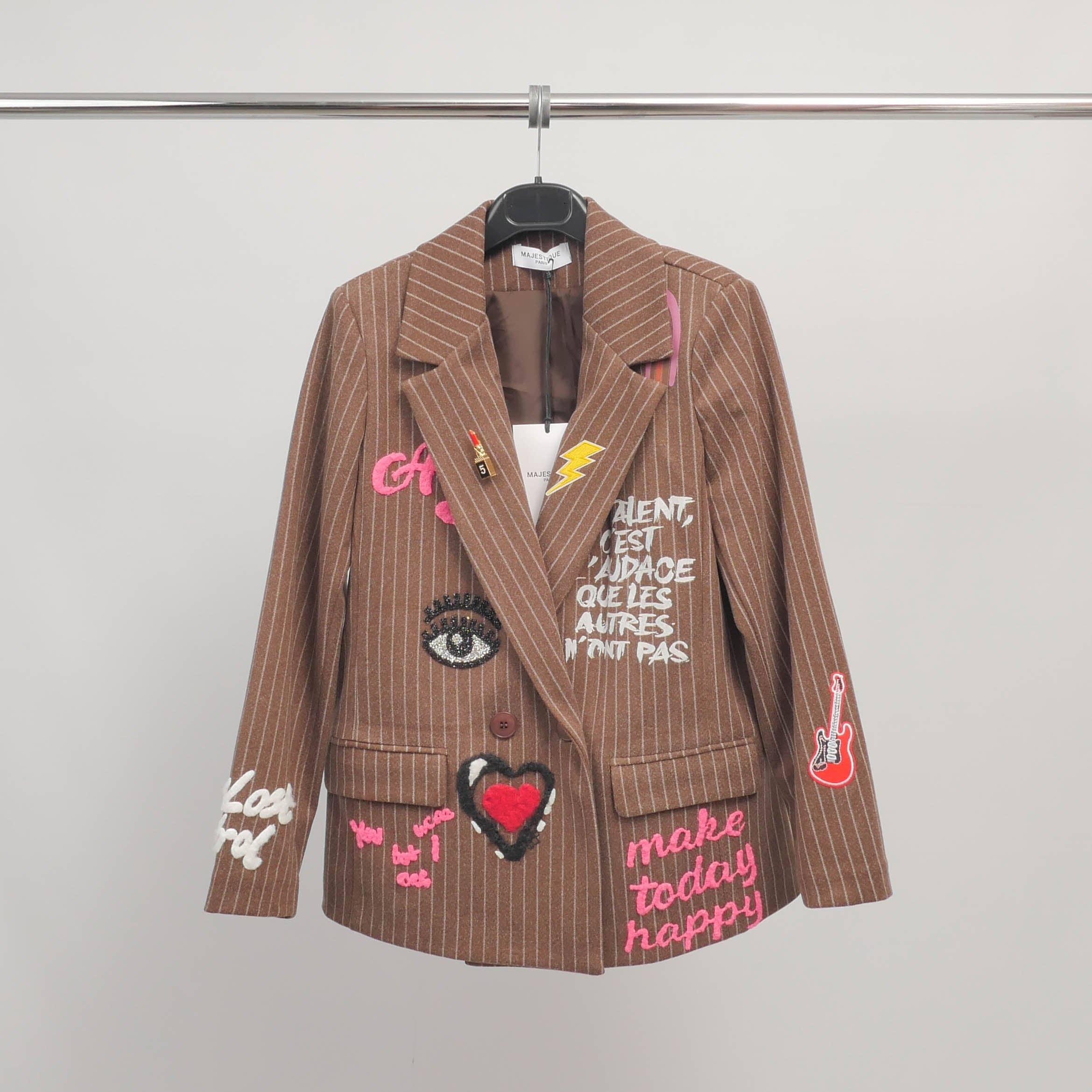 Cecile Wang - Wholesale Blazer - Dames - Gestreepte Blazer met Geborduurde Opschriften – MJ840761