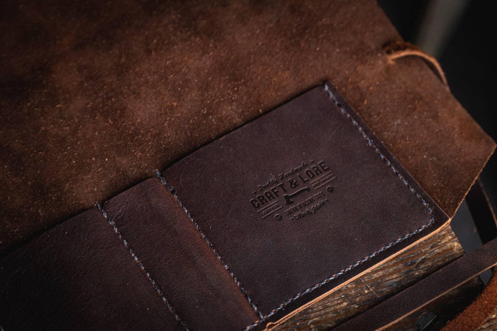 Craft and Lore - Wholesale Humidor/Cigar Accessory - Rustic Leather Pipe Roll8