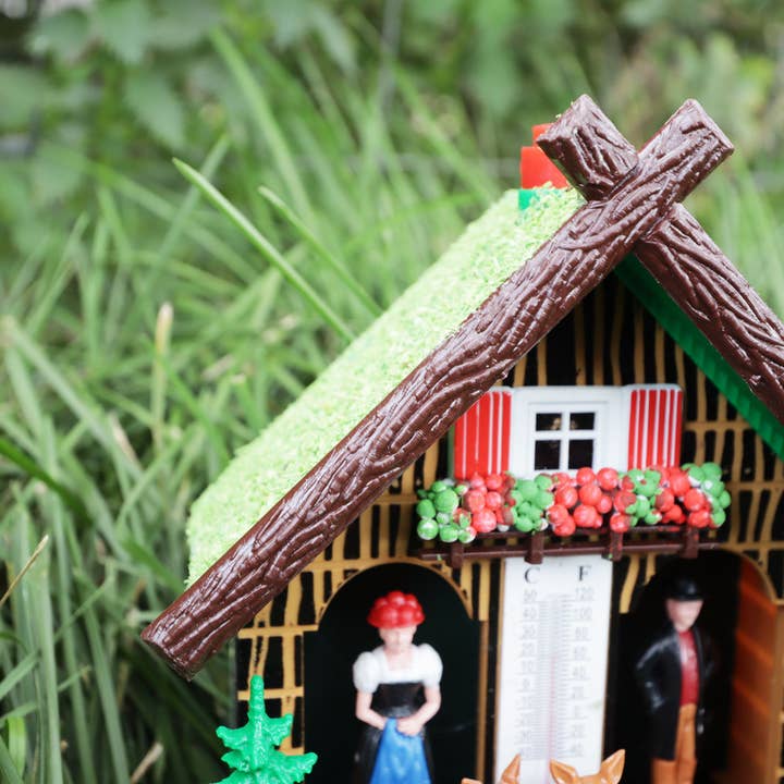 Tribal Trade GmbH - Wholesale Decorative Figurine - Wetterhaus thermometer Schwarzwald 04 grass roof with deer6