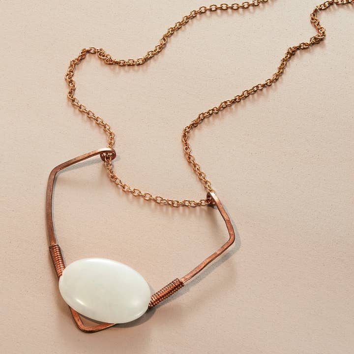 Koppar och mjölkvit kvarts sköld för wholesale av Kate Stephen Jewelry