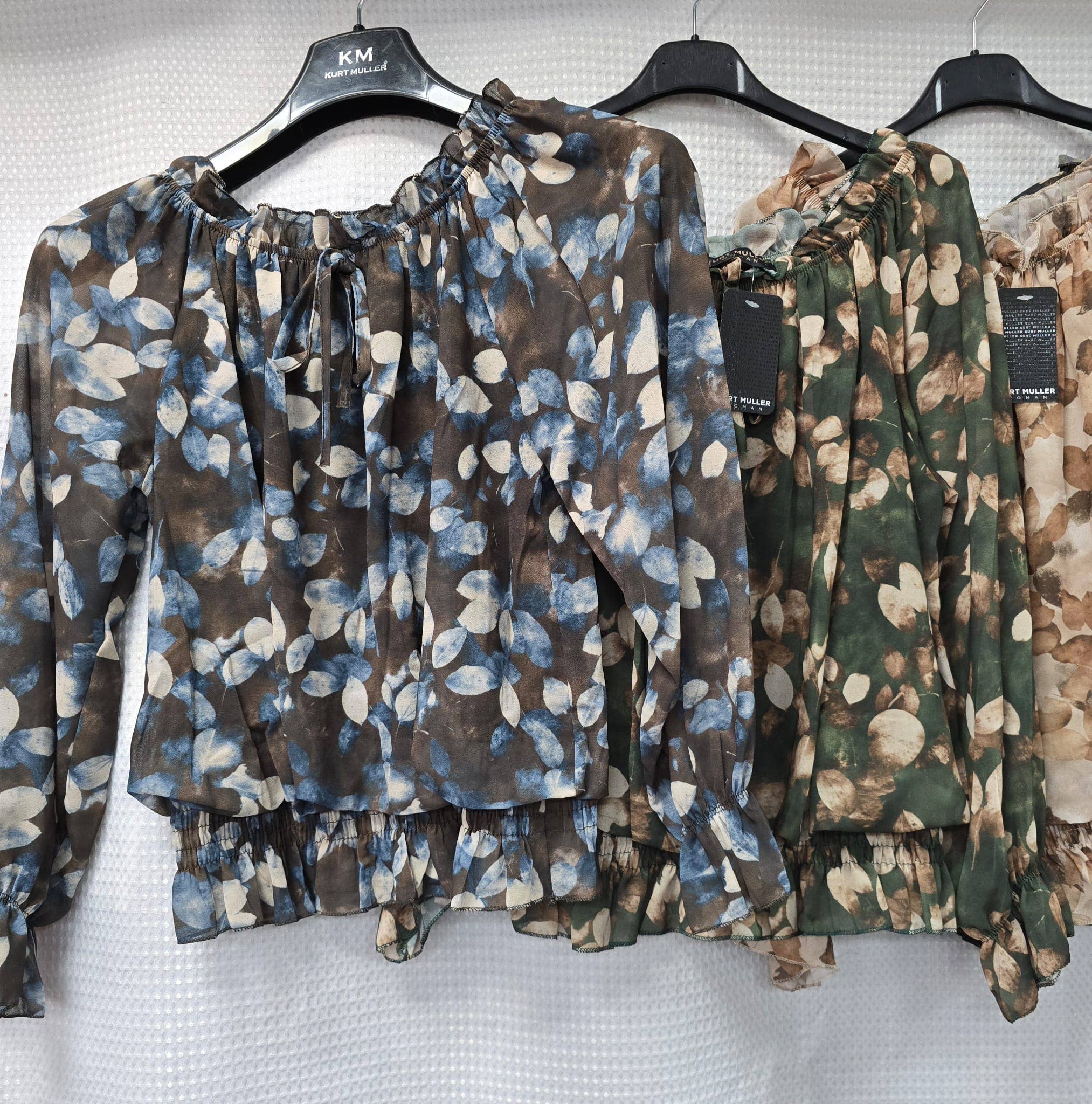 Kurt Muller - Venta al por mayor Blusa - Mujer - Blusa Bardot con volante de hojas en contraste3