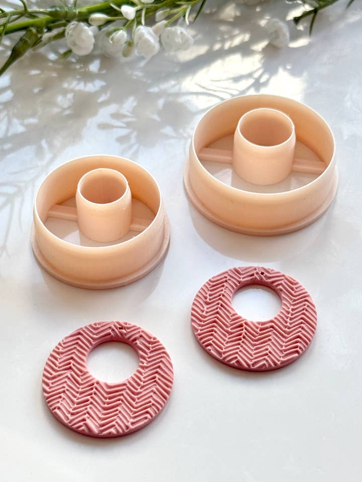 Cortador de Arcilla Irregular en Forma de Donut con Guías de Taladro PCC1665 para venta al por mayor de Tera Clay