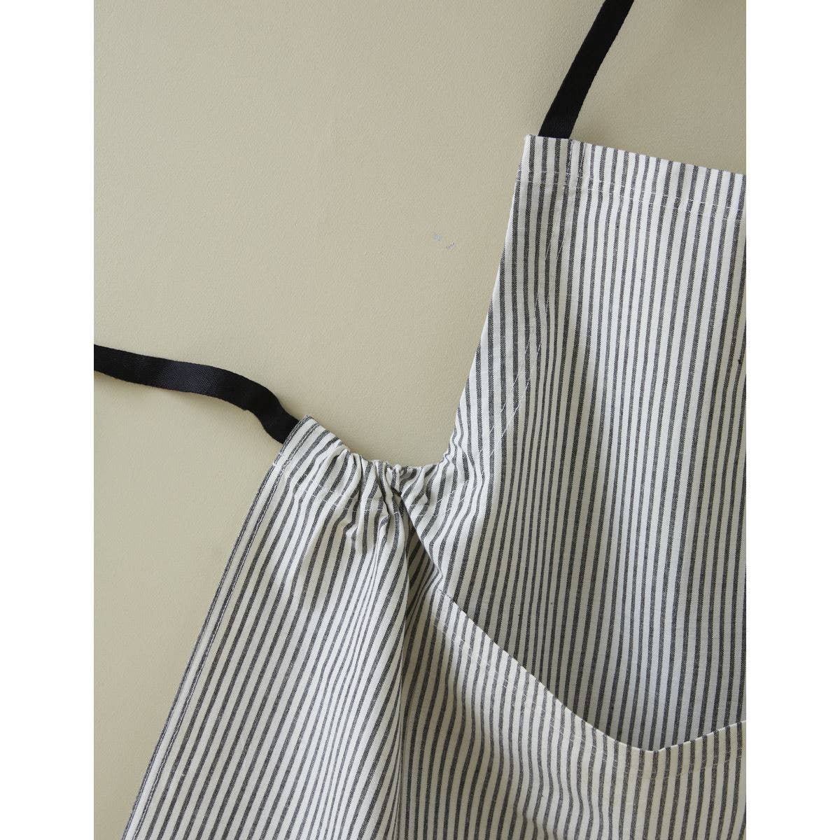 Sylvie Thiriez - Wholesale Apron - Aux petit oignons triped apron2