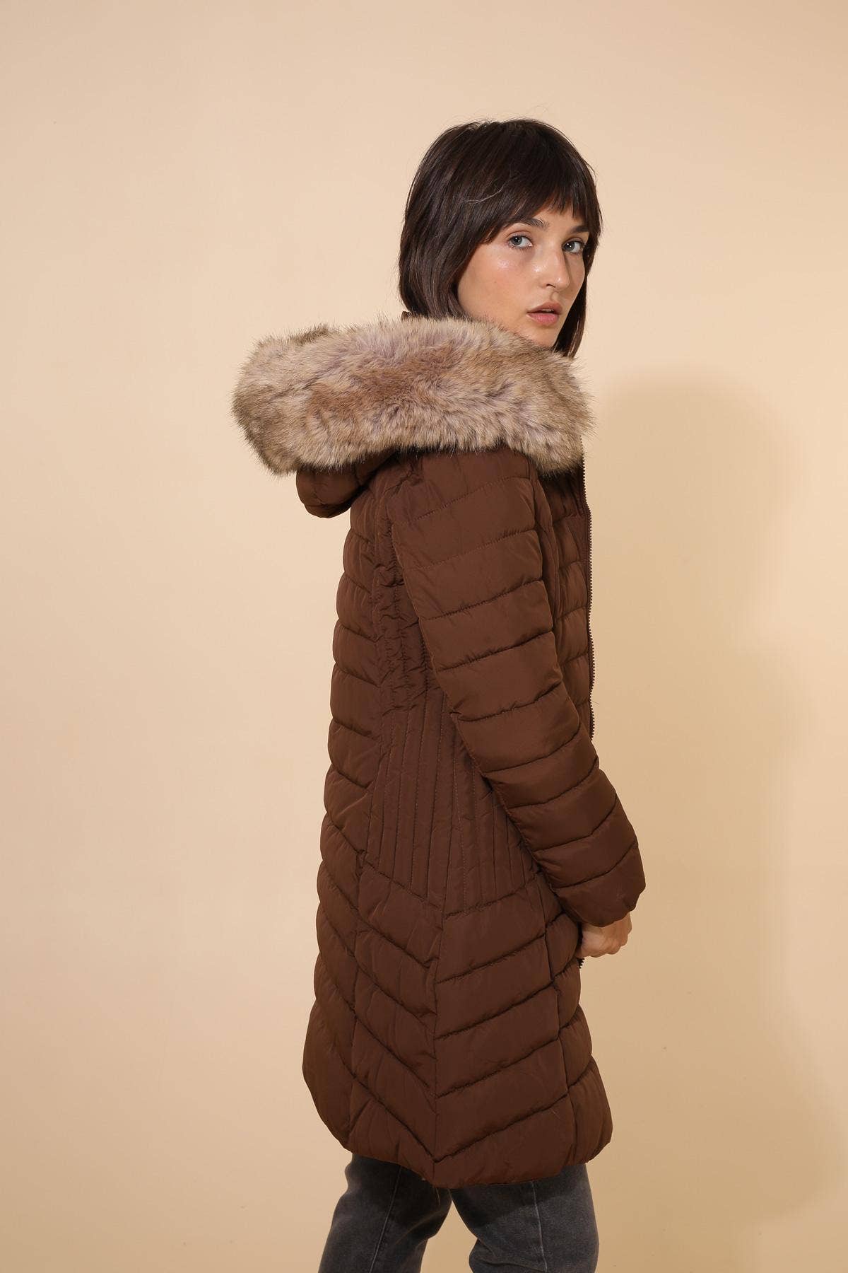 Attrait Paris - Wholesale Puffer Jacket - Women's - Long quilted down jacket with fur on hood6