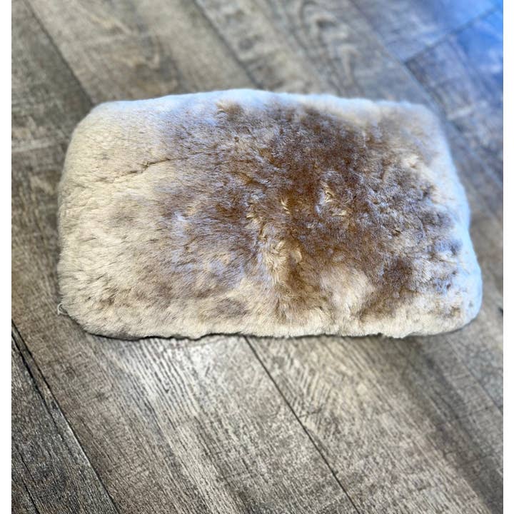 SuperLamb Footwear – wholesale Travel pillow – Sheepskin Headrest Neck Pillow3