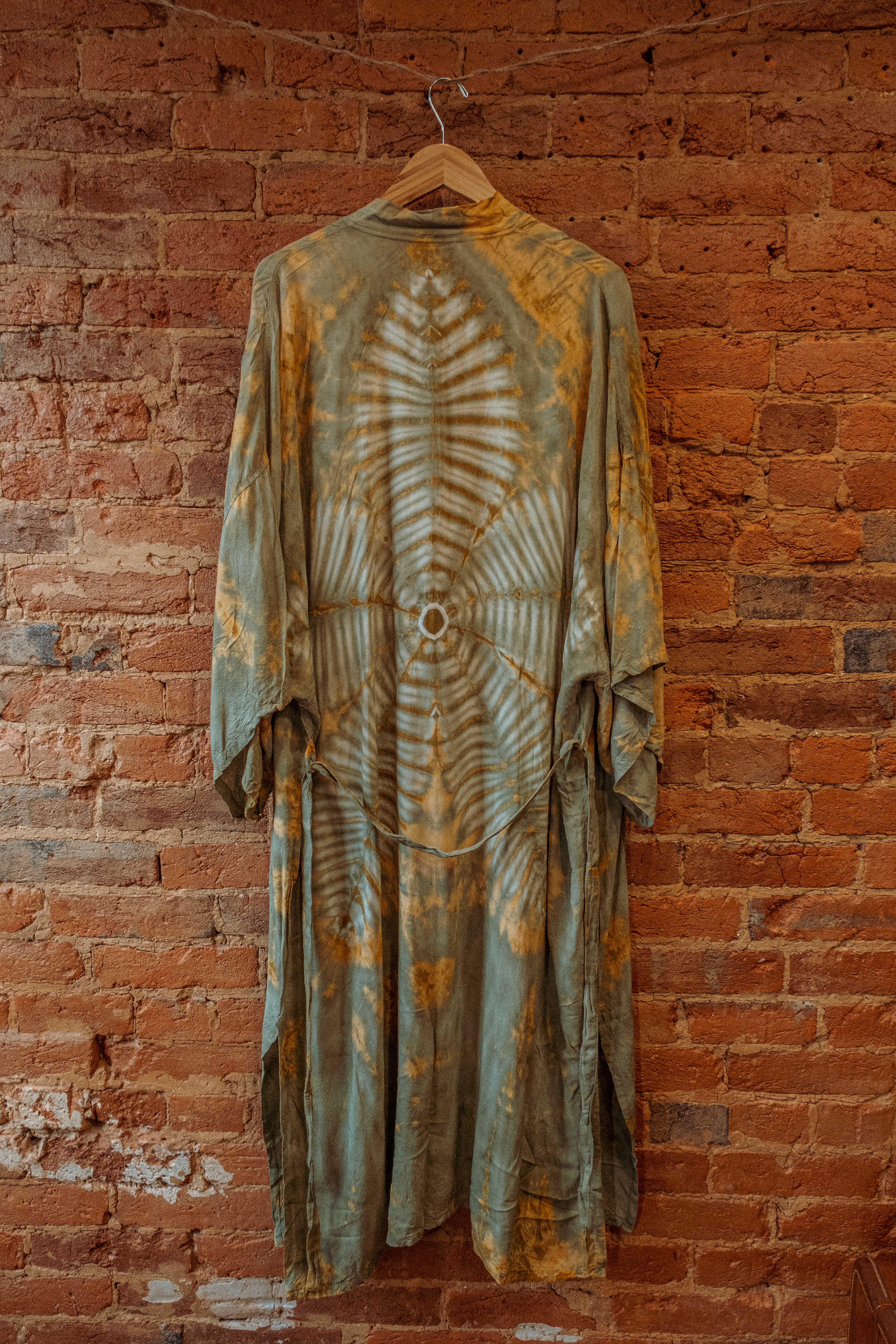 Gardenbelle Shop - Venta al por mayor Kimono - Mujer - Kimono bohemio hippie teñido a mano, bata estilo boho en tonos tierra2