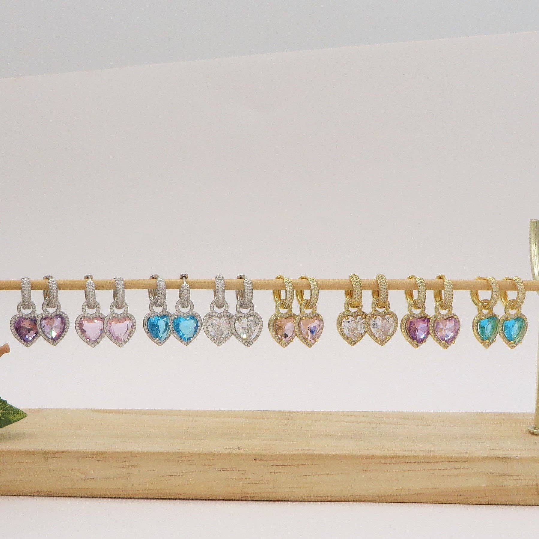 Daemon srls - Wholesale Hoop Earrings - AURORA HOOPS ~ Orecchini mini cerchi zirconati FULL in Cubic Zirconia a forma di cuore14