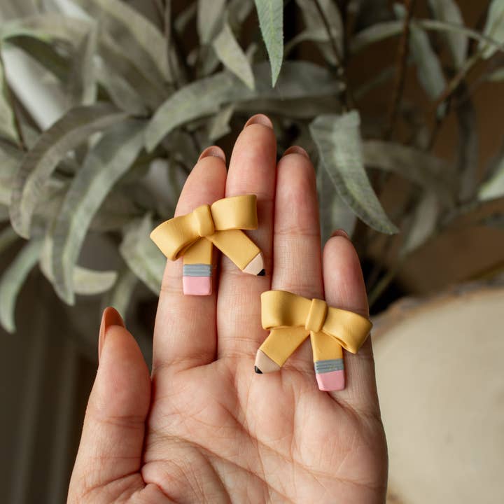 Indigo Clay Jewelry – Brincos de pino por atacado – Lápis com tachas de grandes dimensões, brincos de professor de volta às aulas3