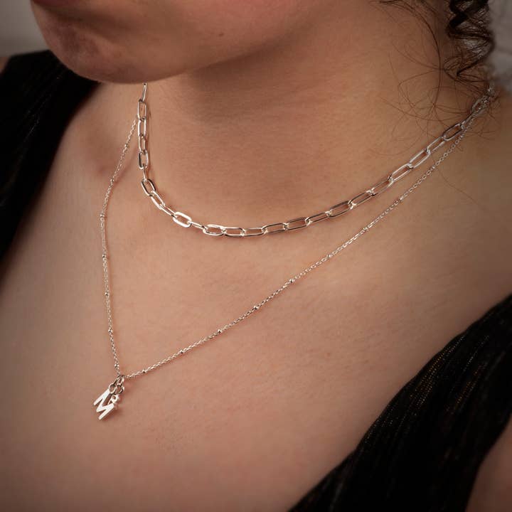 Initialer halskæde i Sterling sølv. for engroshandel hos The Jewellery Store London