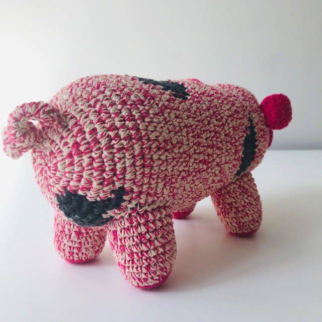 Luna-Leena  - handmade in Nepal - Wholesale Knuffels - Kinderen en baby - decoration pig -  pink -  hand crochet in organic cotton4