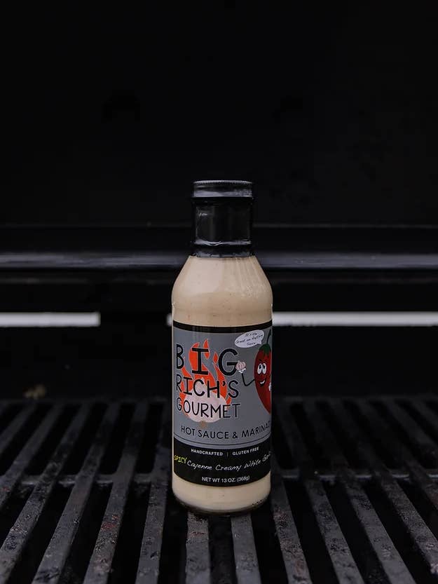 Big Rich's Spicy Cayenne Creamy White Garlic Sauce for wholesale by Big Rich's Hot Sauce