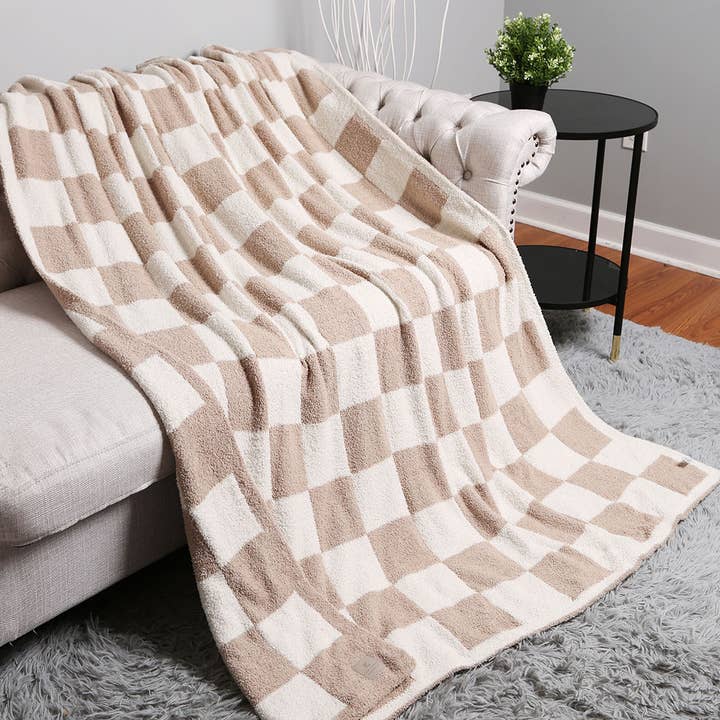 Fashion City - Wholesale Throw Blanket - Checkerboard Patterned Throw Blanket1