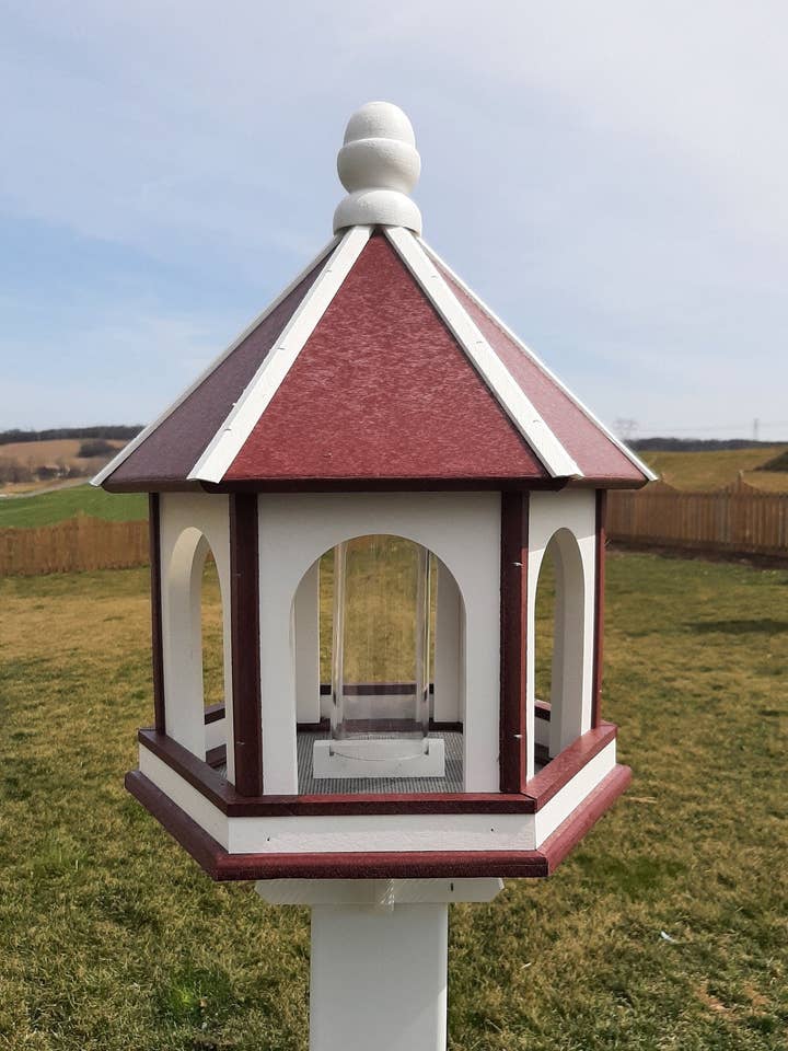 Mangiatoia per uccelli Amish, fatta a mano, design ad arco, grande, in legno di polietilene resistente agli agenti atmosferici, tubo di alimentazione di alta qualità, facile montaggio su palo/palo da 10,2 x 10,2 cm per la vendita all'ingrosso da parte di Better Crafter