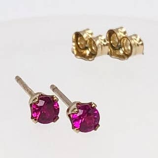 3mm Ruby Studs | 14kt guld fyldt øreringe for engroshandel hos From Brooklyn With Love