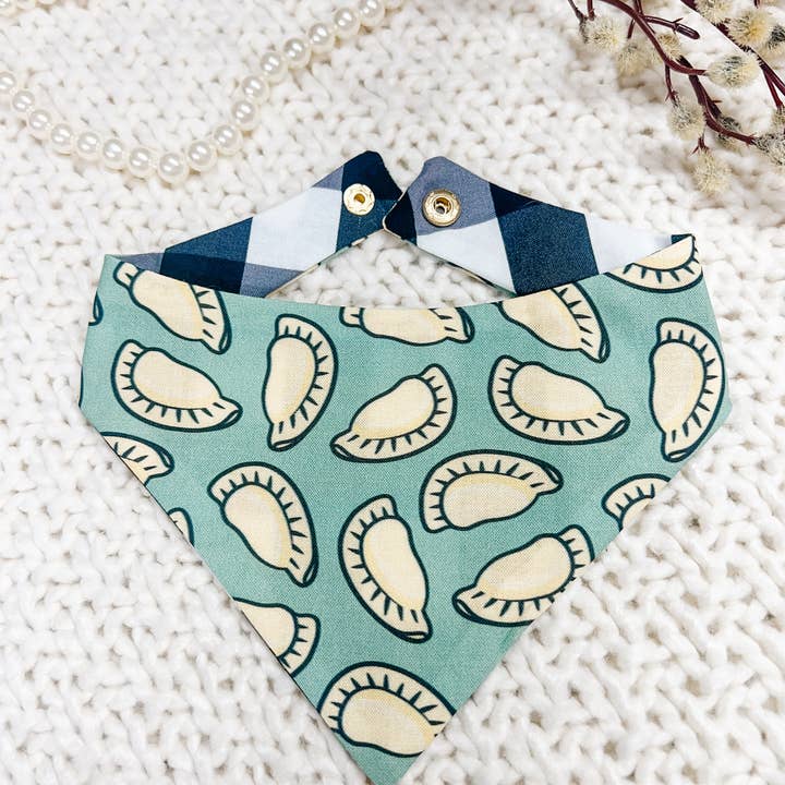 Pierogi Dog Bandana, Metal SnapOn Pet Collar and other Purchase Wholesale segnalibro metallo. Free Returns & Net 60 Terms on Faire trending on Faire.