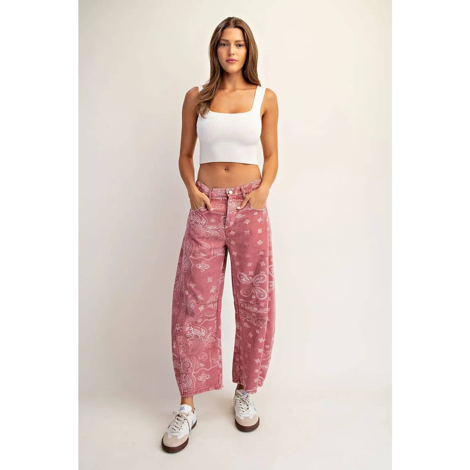 STYLE USA – Großhandel Hose – Damen – Mineralgewaschene Jeans mit Paisleymuster4