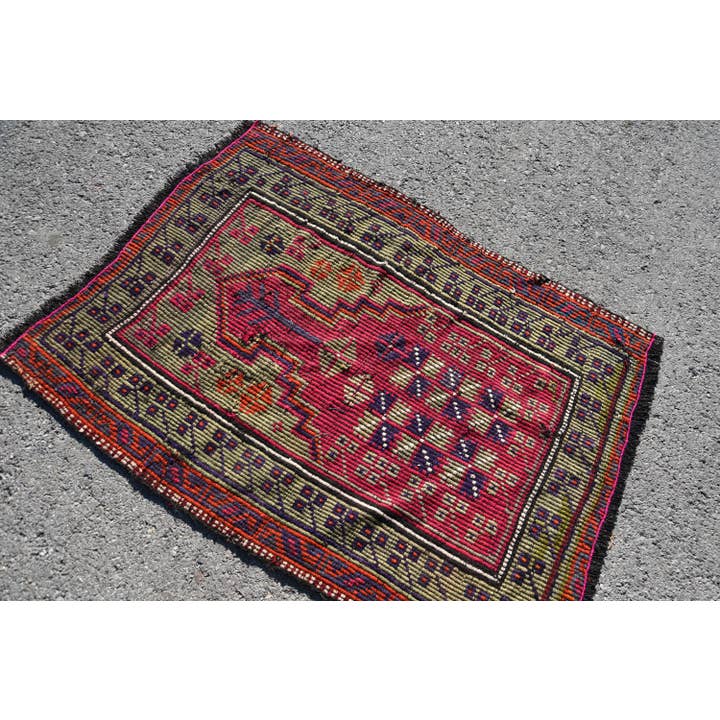 The Loom Wholesale – wholesale Rug pad – Handwoven Wool Rug, Red & Green Geometric Design1