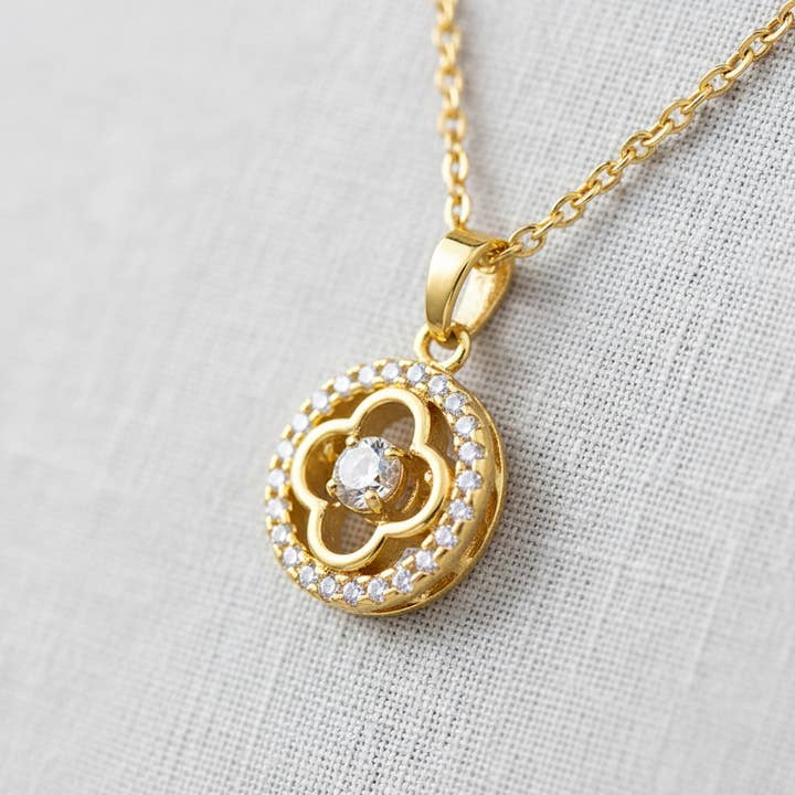 Lucky Clover Crystal Pendant Necklace for wholesale by scentll jewelry