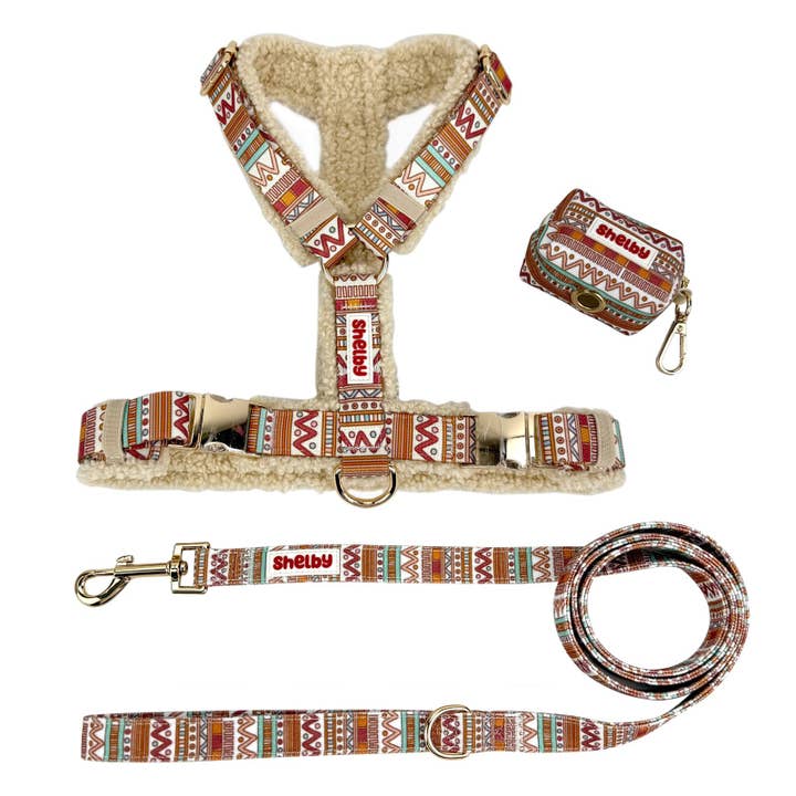 Ceinture avec imprimé ethnique et doublure en peau de mouton. pour la vente par Shelby